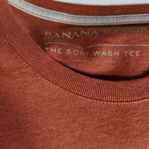 Banana Republic Men's Short Sleeve Orange Tee